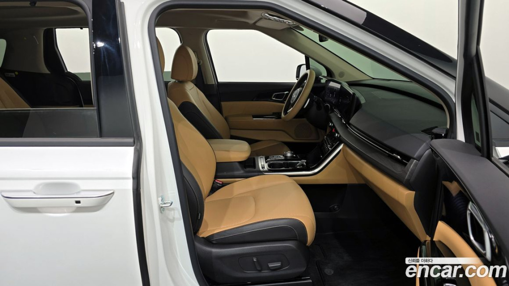 Kia Carnival 7-Seater Signature, 2023