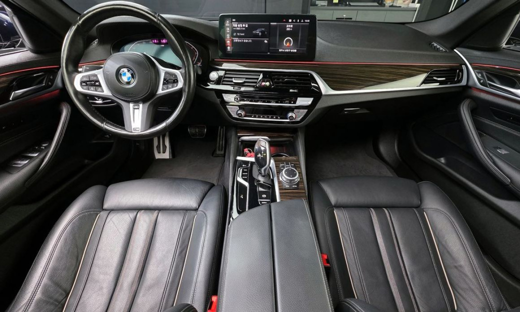 BMW 5-Series 520i M Sport, 2022