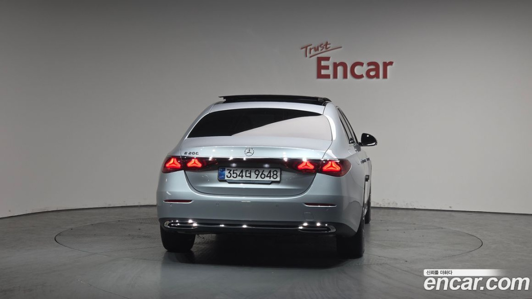 Mercedes-Benz E-Class E200 Avantgarde, 2025