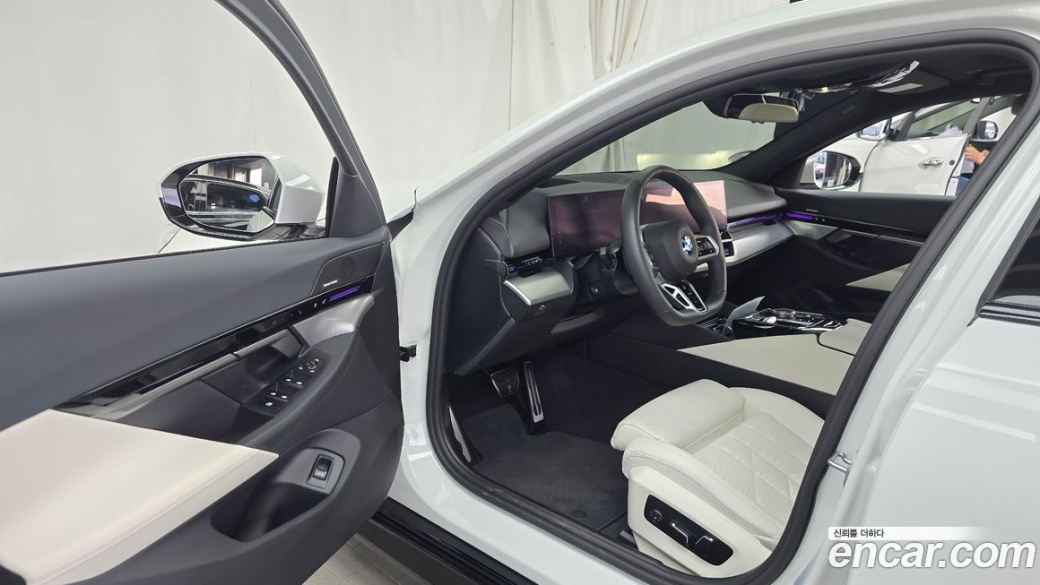 BMW 5-Series 520i M Sport, 2024