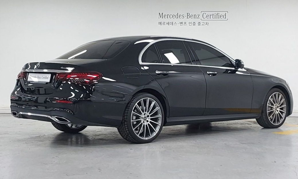 Mercedes-Benz E-Class E350 4MATIC AMG Line, 2022