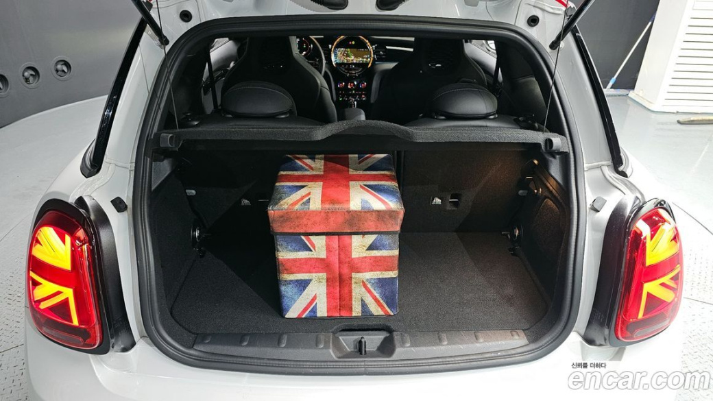 Mini Cooper JCW, 2024