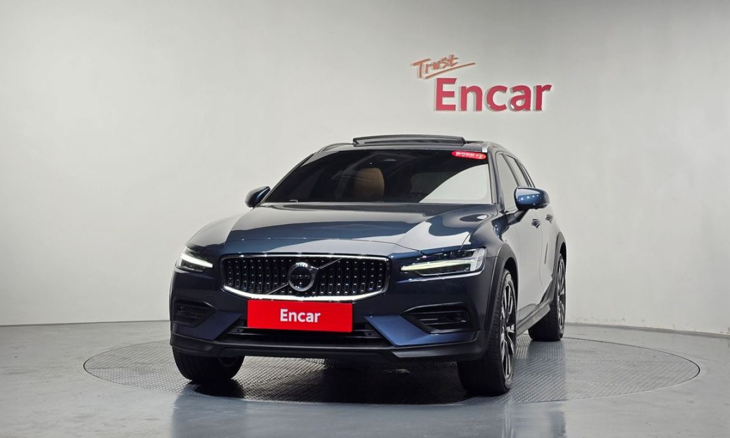 Volvo V60 B5 Ultimate AWD, 2024