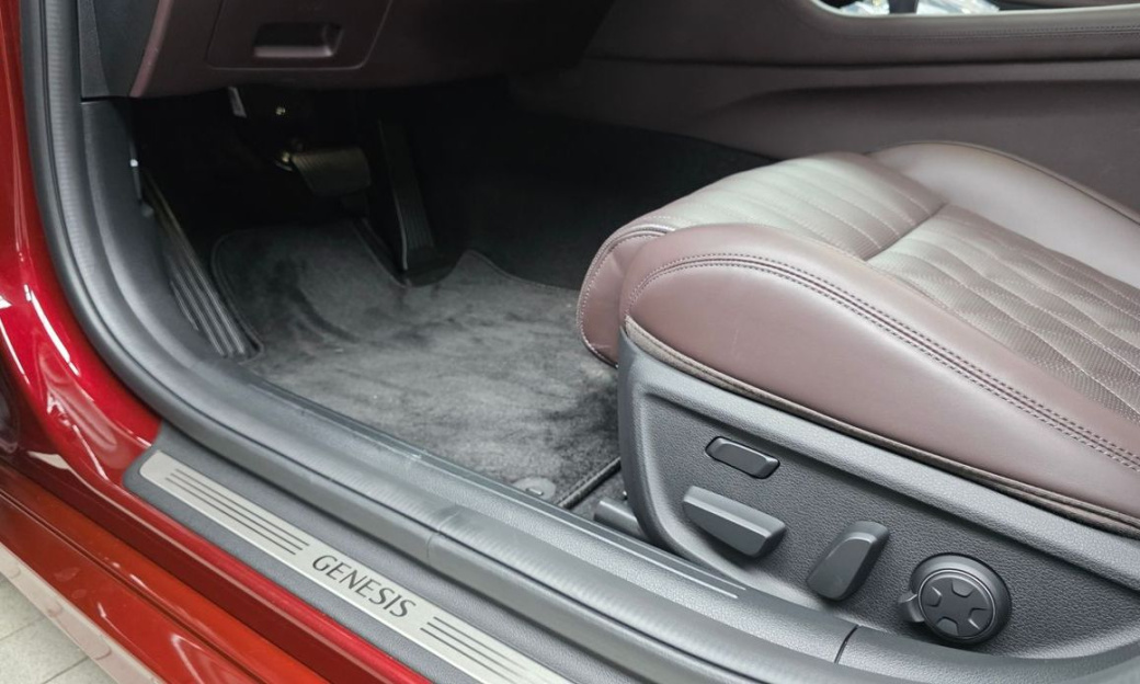 Genesis G70 Gasoline 2.5T 4WD, 2025