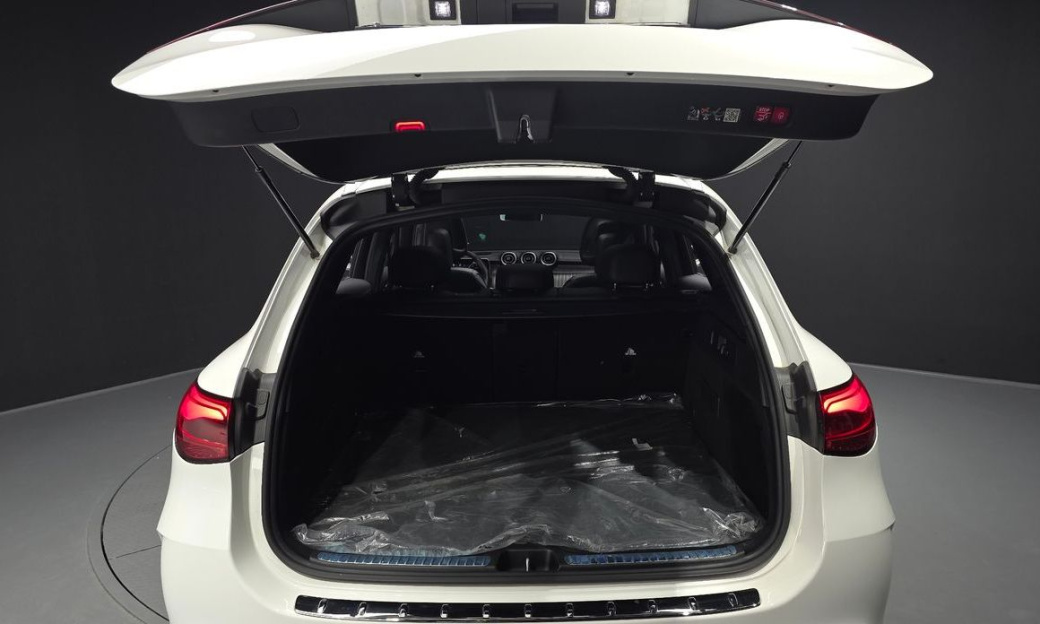 Mercedes-Benz GLC-Class GLC300 4MATIC AMG Line, 2024