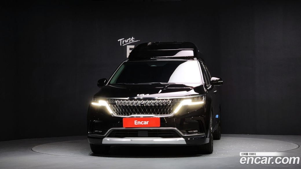 Kia Carnival 9-Seater Hi-Limousine, 2022