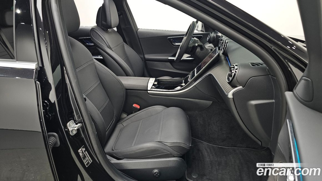 Mercedes-Benz C-Class C300 4MATIC Avantgarde, 2024
