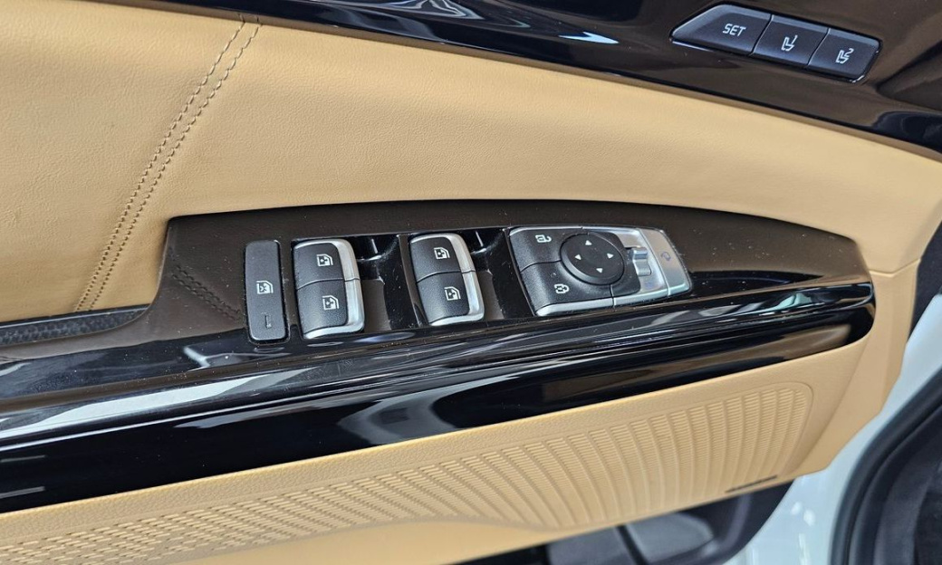 Kia Carnival 7-Seater Signature, 2023
