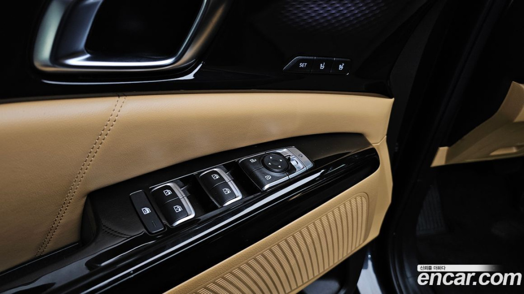 Kia Carnival 9-Seater Signature, 2023