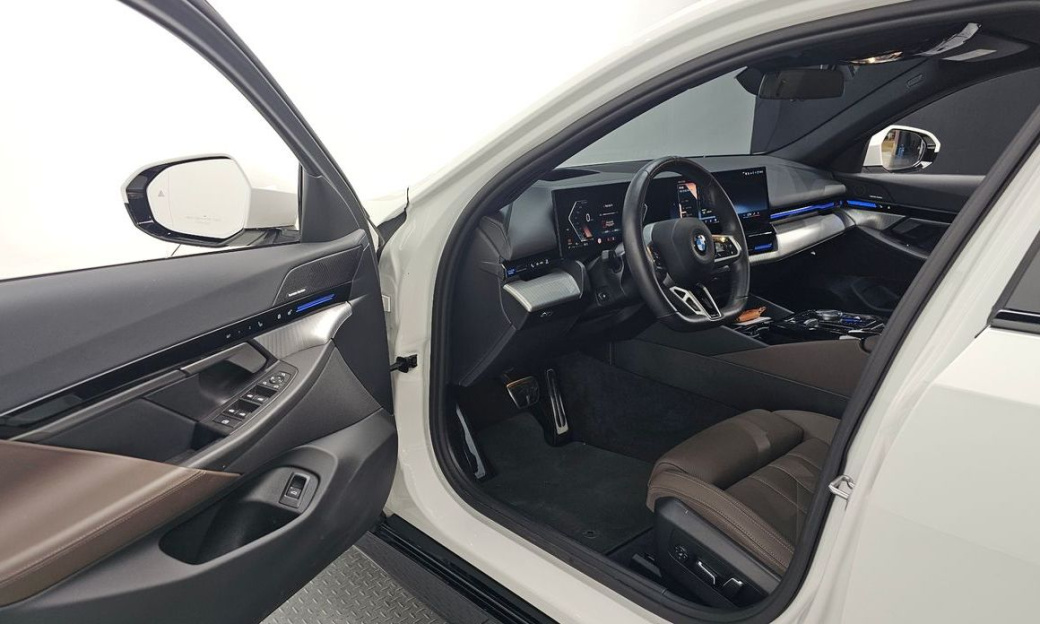 BMW 5-Series 520i M Sport, 2024