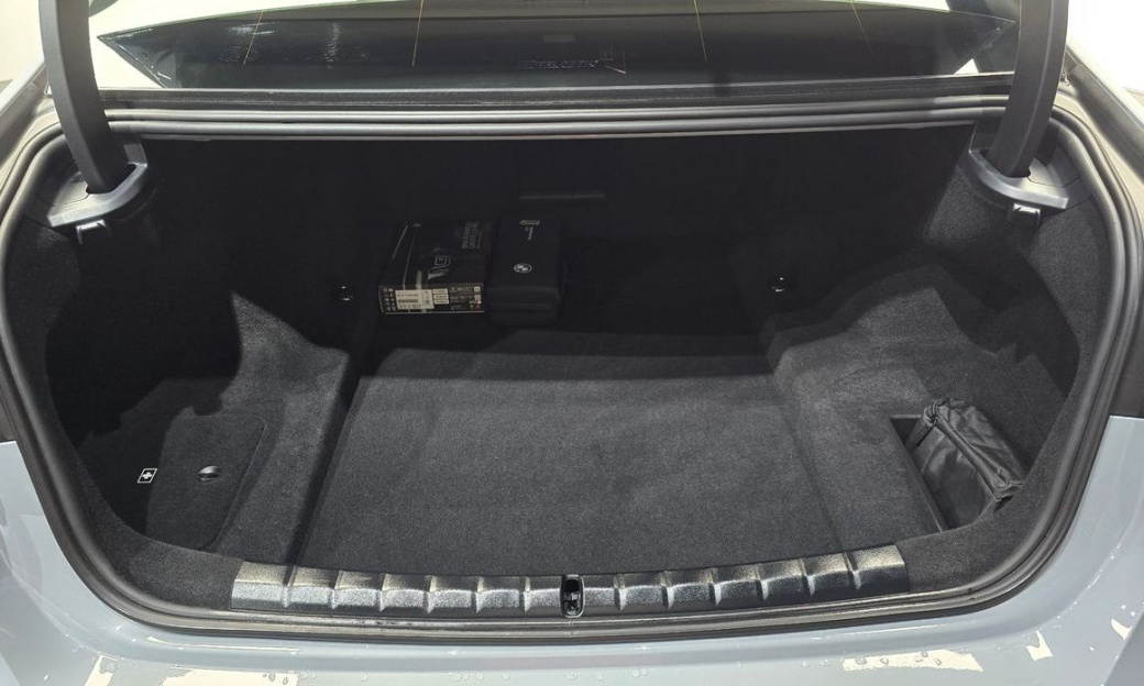 BMW 7-Series 740d xDrive M Sport, 2025