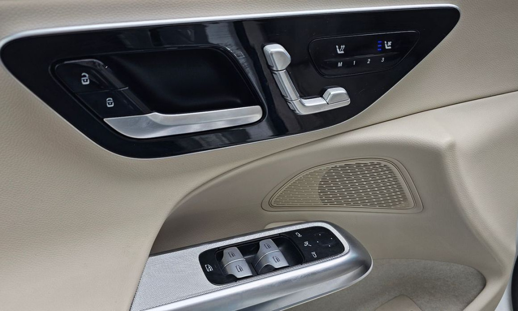 Mercedes-Benz E-Class E220d 4MATIC Exclusive, 2024