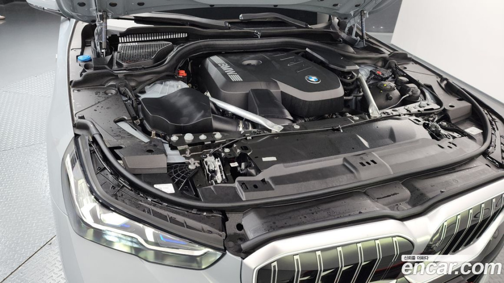 BMW 5-Series 520i M Sport, 2025