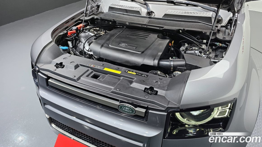 Land Rover Defender 110 P300 X-Dynamic SE, 2023
