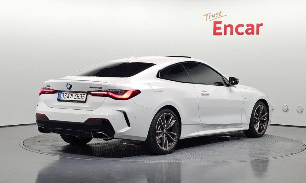 BMW 4-Series M440i xDrive Coupe, 2022