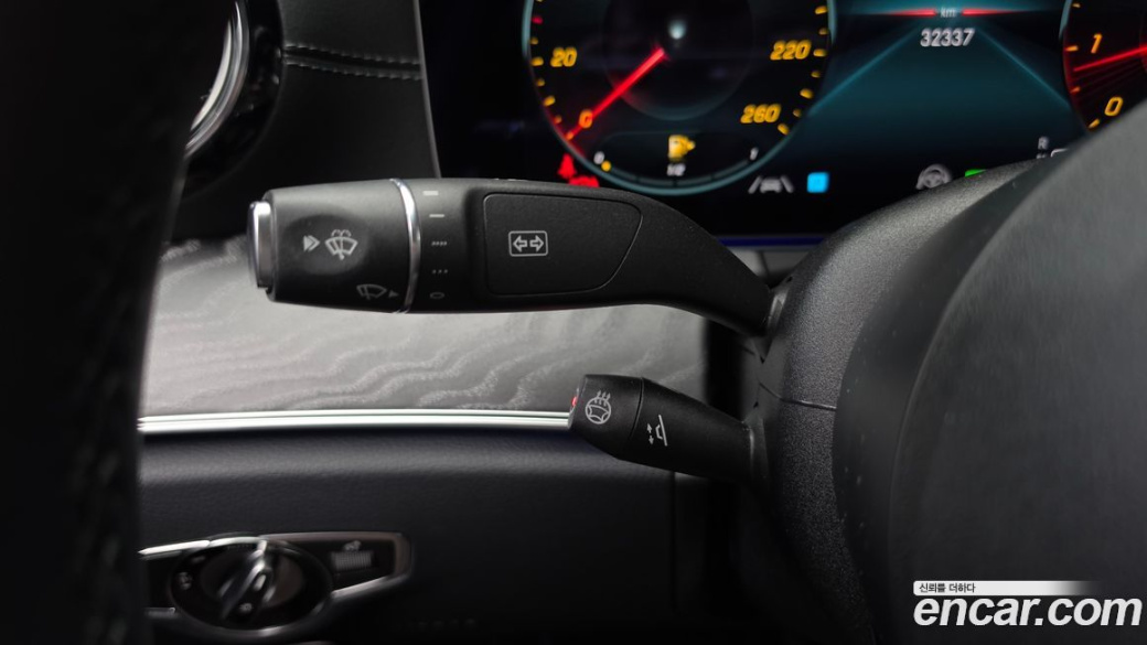 Mercedes-Benz E-Class E350 4MATIC AMG Line, 2023