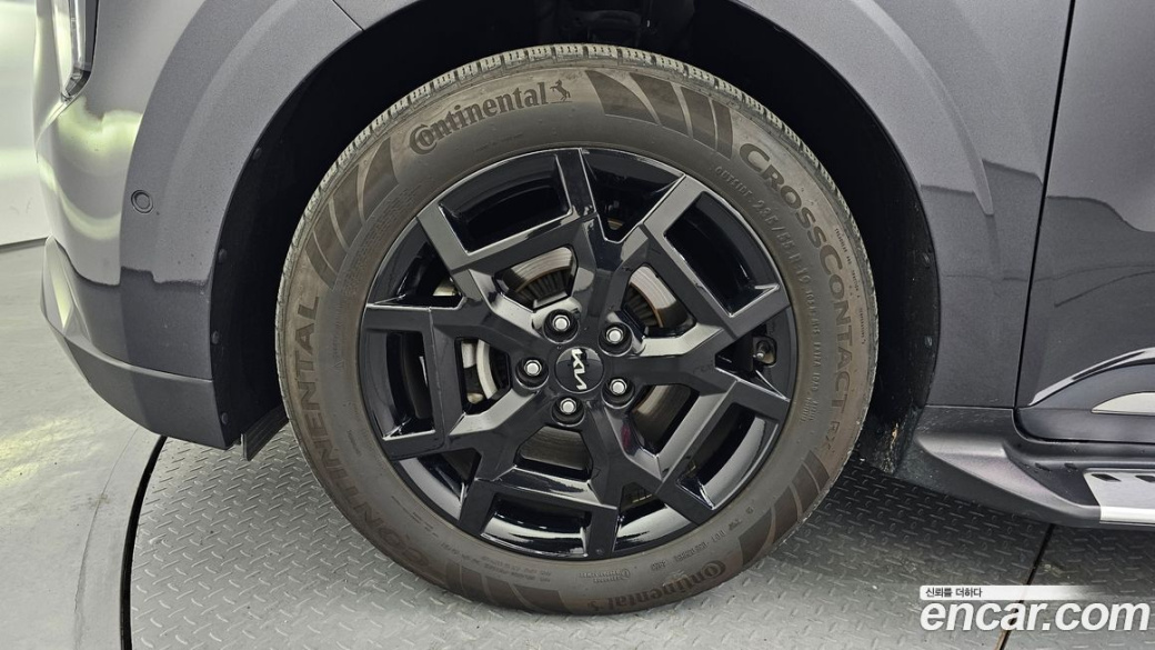 Kia Carnival 9-Seater Gravity, 2024