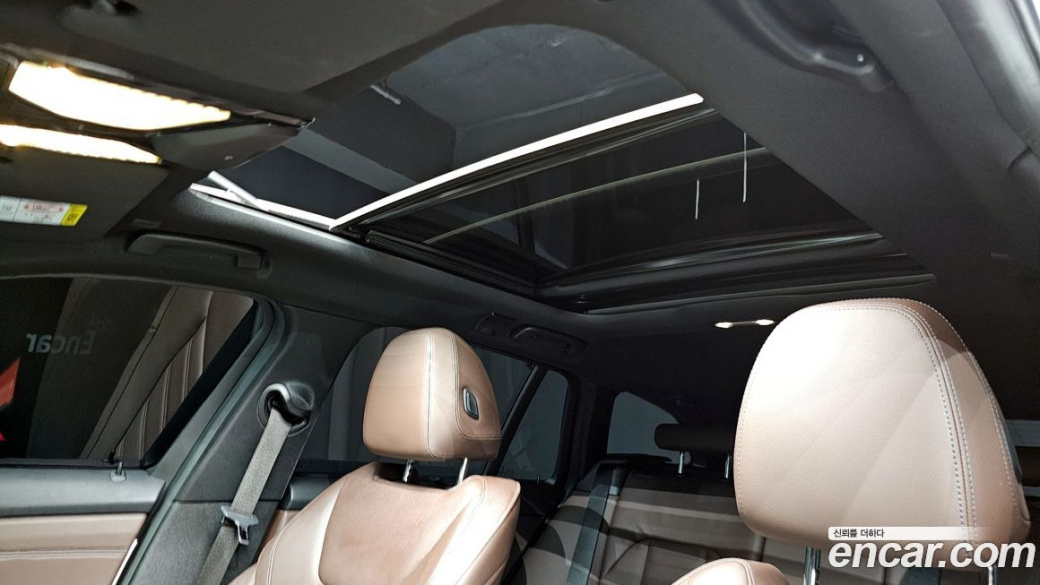 BMW 3-Series 320i Touring M Sports, 2022