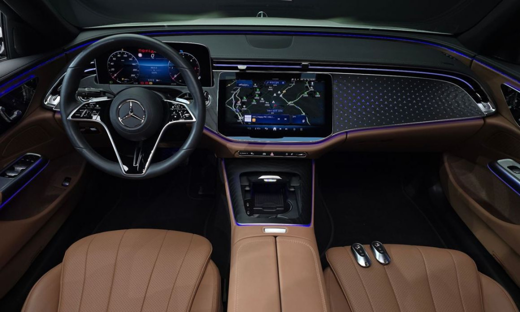 Mercedes-Benz E-Class E220d 4MATIC Exclusive, 2024