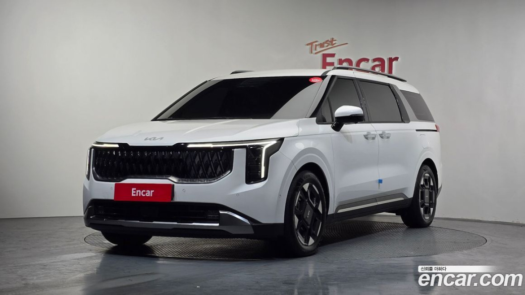 Kia Carnival 7-Seater Signature, 2024