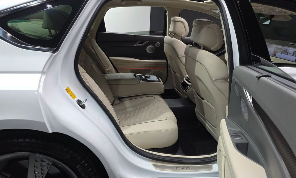 Genesis G80 Gasoline 2.5 Turbo 2WD, 2025