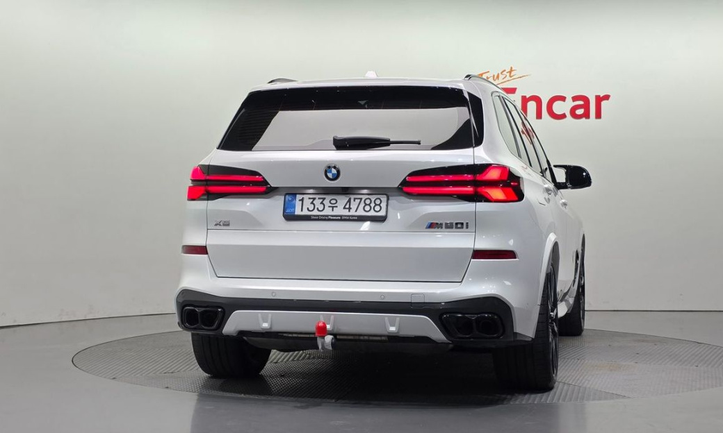BMW X5 M60i, 2025