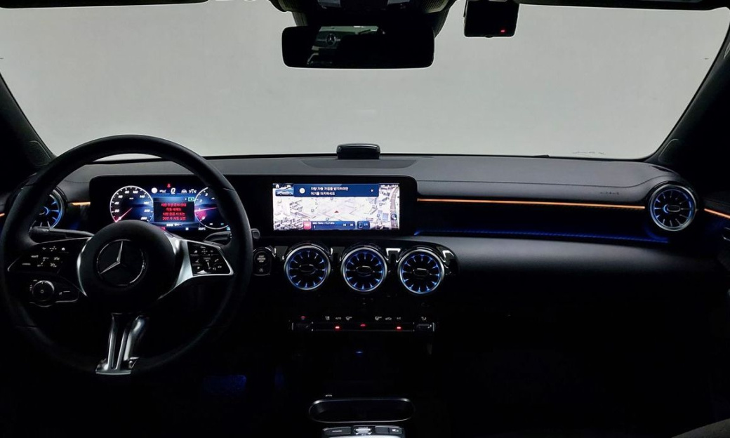 Mercedes-Benz CLA-Class CLA250 4MATIC, 2025
