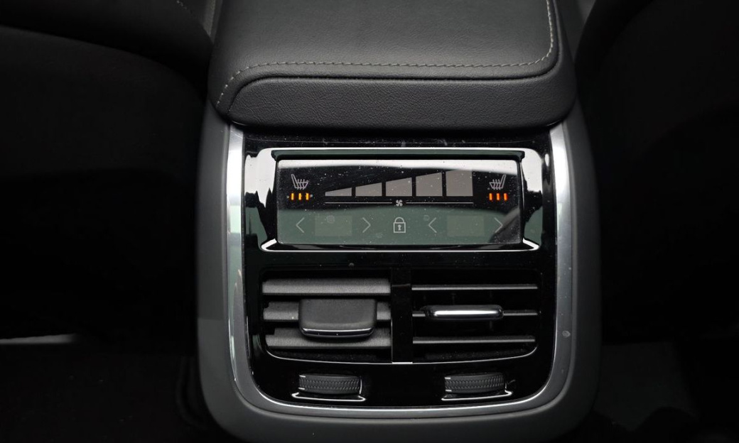 Volvo XC60 B5 Ultimate Bright, 2023