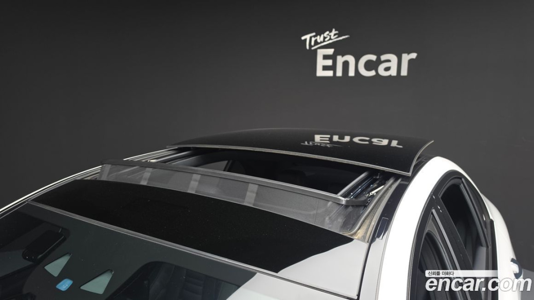 Mercedes-Benz E-Class E350 4MATIC AMG Line, 2023