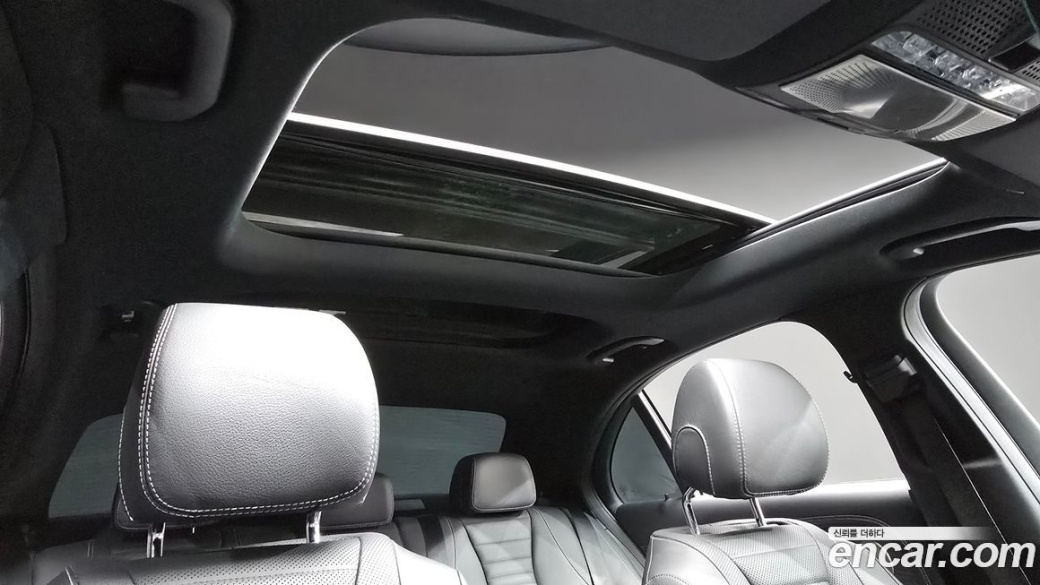 Mercedes-Benz E-Class E350 4MATIC AMG Line, 2022