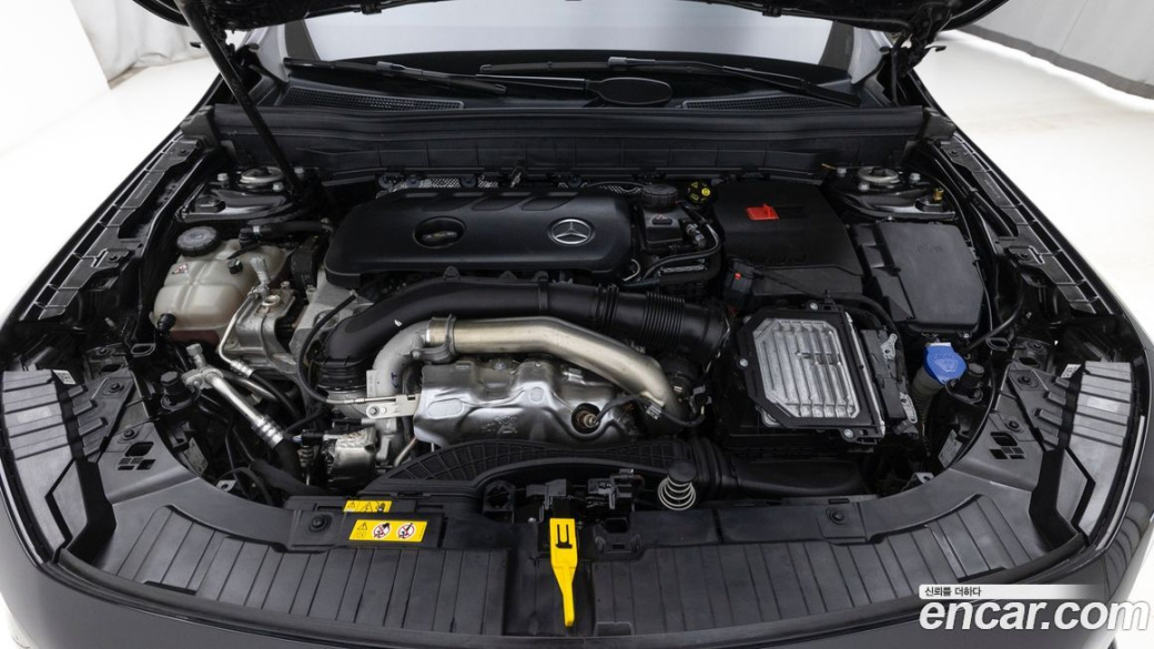 Mercedes-Benz GLB-Class GLB250 4MATIC, 2025