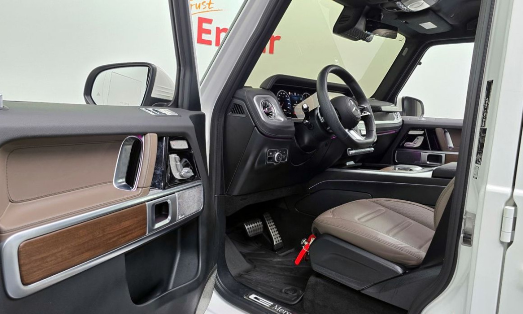 Mercedes-Benz G-Class G450d, 2025