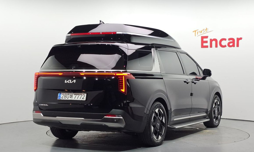 Kia Carnival 9-Seater Hi Limousine, 2024