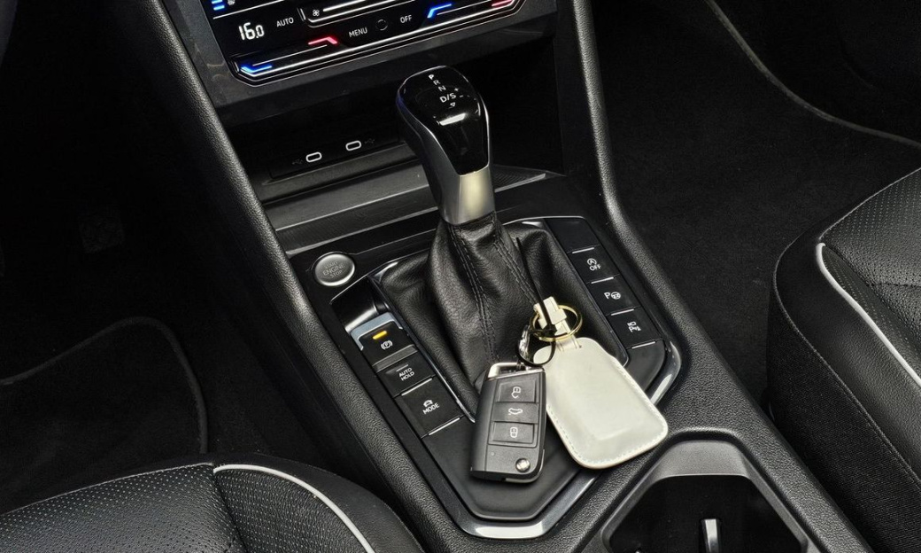 Volkswagen Tiguan 2.0 TSI Prestige, 2024