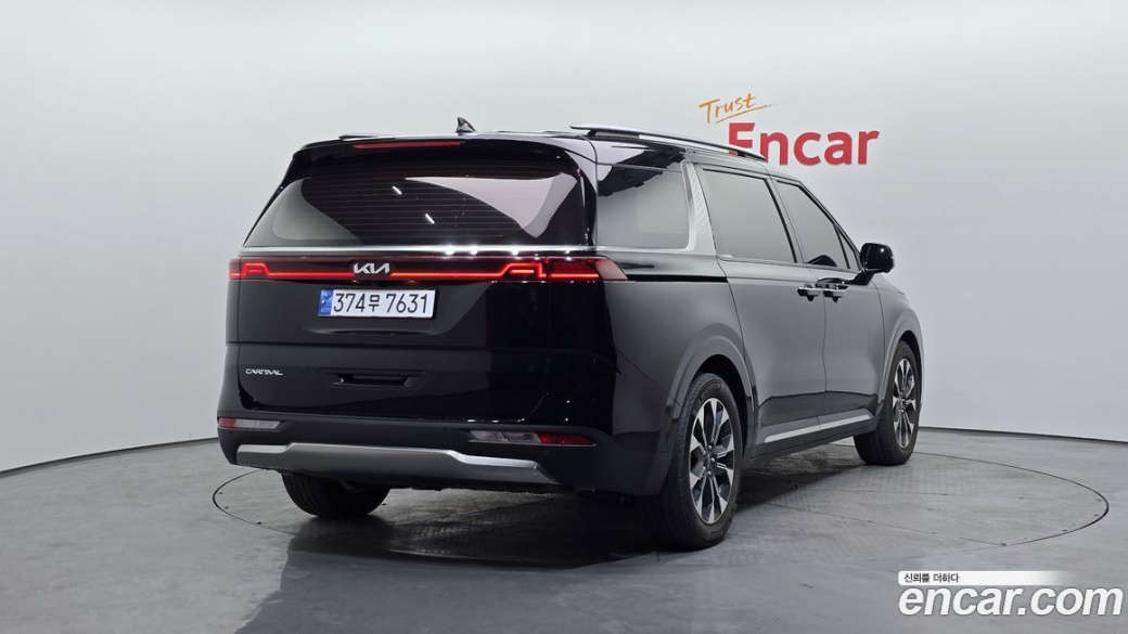 Kia Carnival 9-Seater Signature, 2023