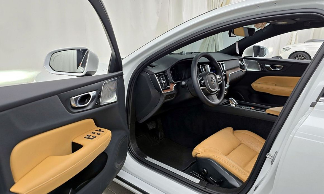 Volvo S60 B5 Ultimate Bright, 2024