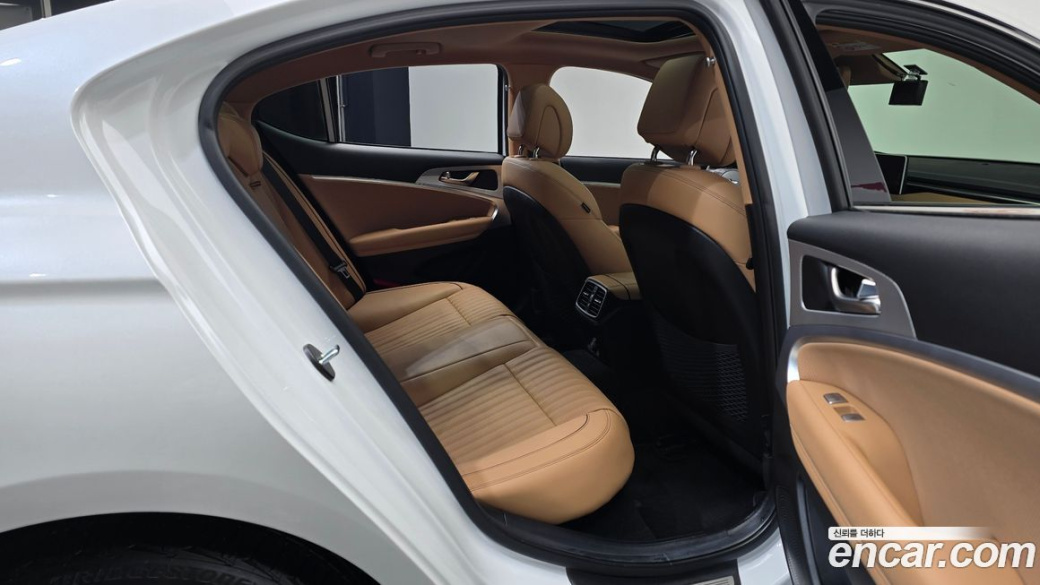 Genesis G70 Gasoline 2.0T 4WD, 2022
