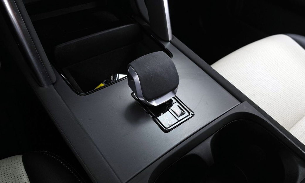 Land Rover Discovery Sport P250 Dynamic SE, 2025