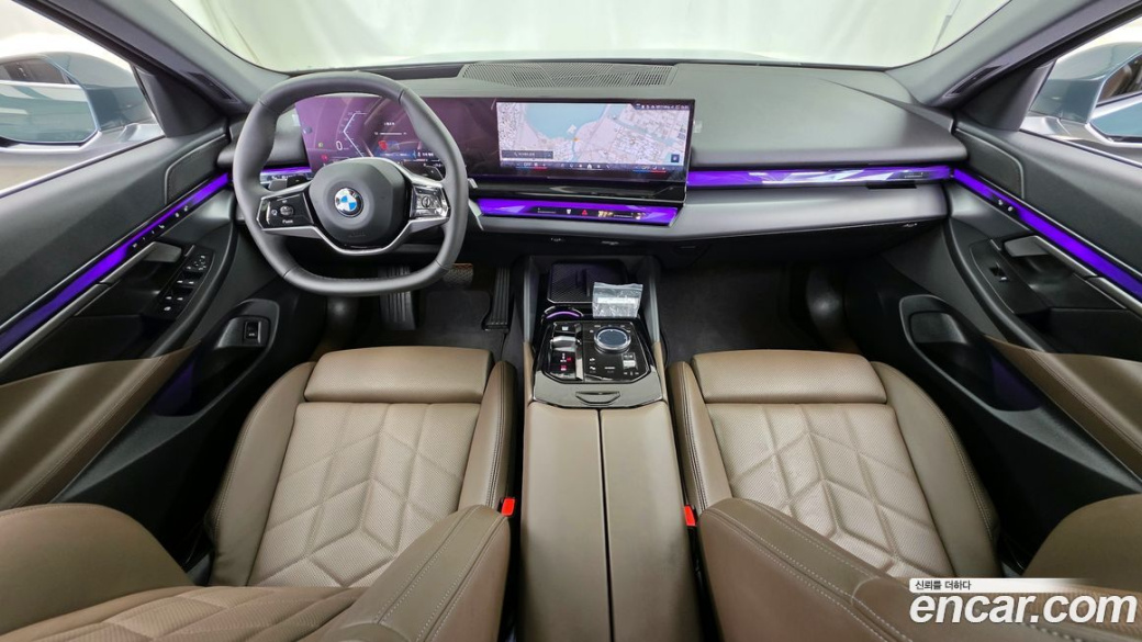 BMW 5-Series 520i, 2025