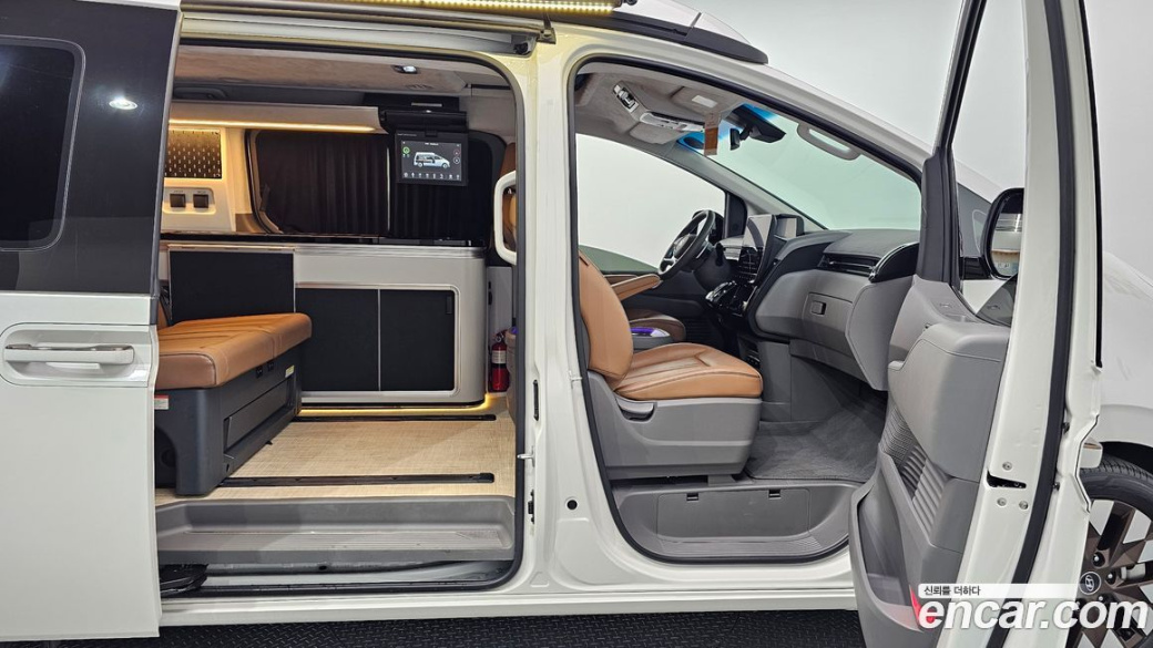 Hyundai Staria 2WD Camping Car, 2024