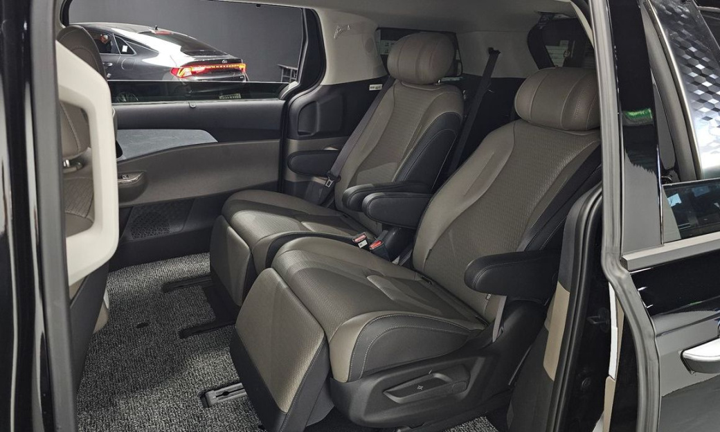 Kia Carnival 7-Seater Noblesse, 2025