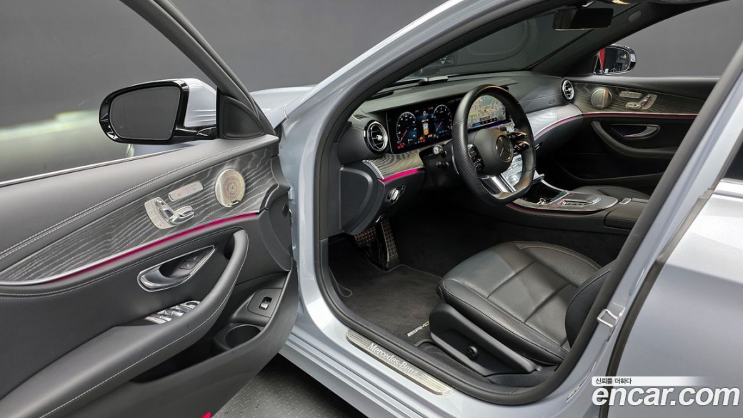 Mercedes-Benz E-Class E350 4MATIC AMG Line, 2022