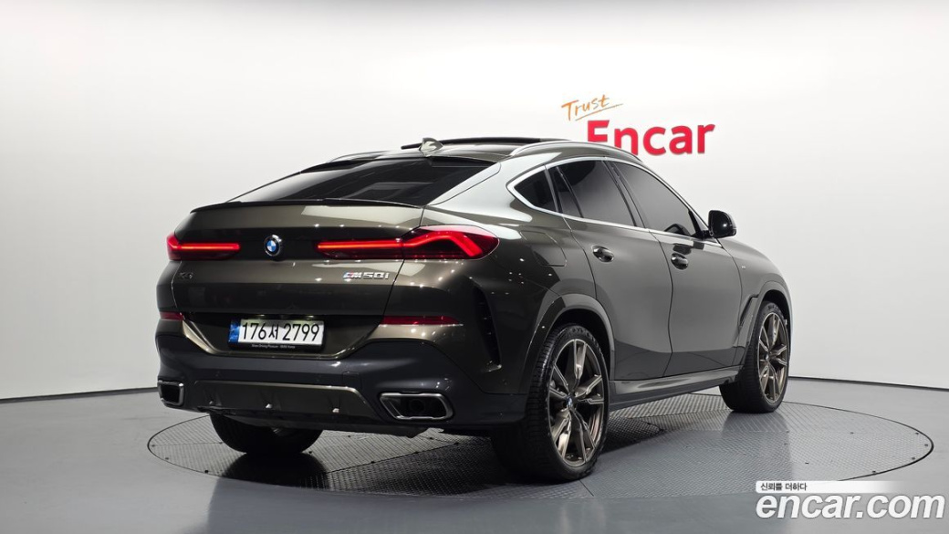 BMW X6 M50i, 2022