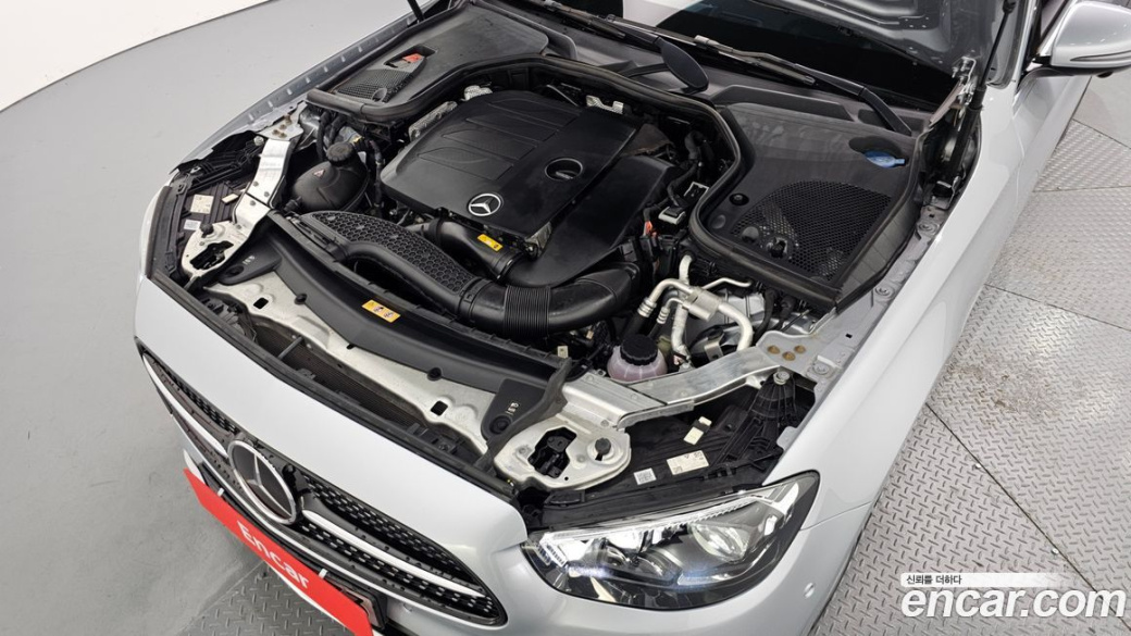 Mercedes-Benz E-Class E350 4MATIC AMG Line, 2022