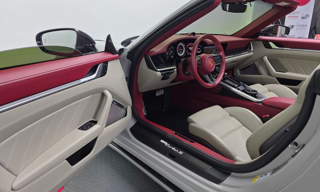Porsche 911 Turbo S Cabriolet, 2022