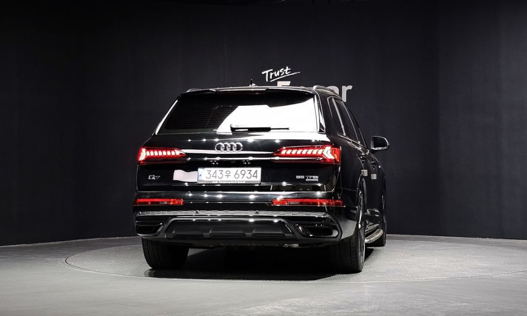 Audi Q7 55 TFSI Quattro Premium, 2022
