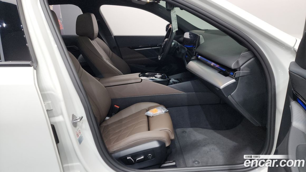BMW 5-Series 520i M Sport, 2024