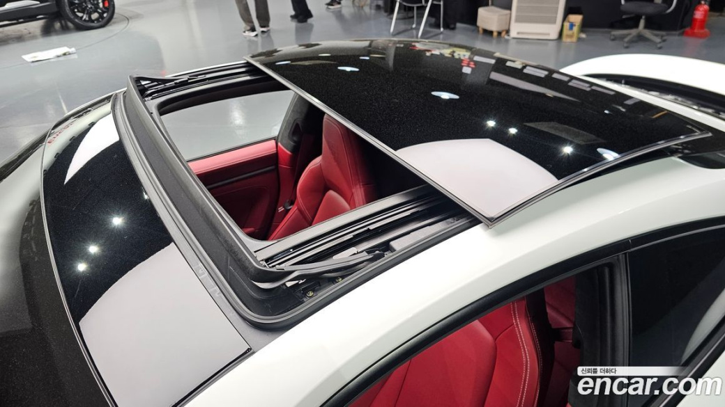 Porsche 911 Carrera 4 GTS, 2026