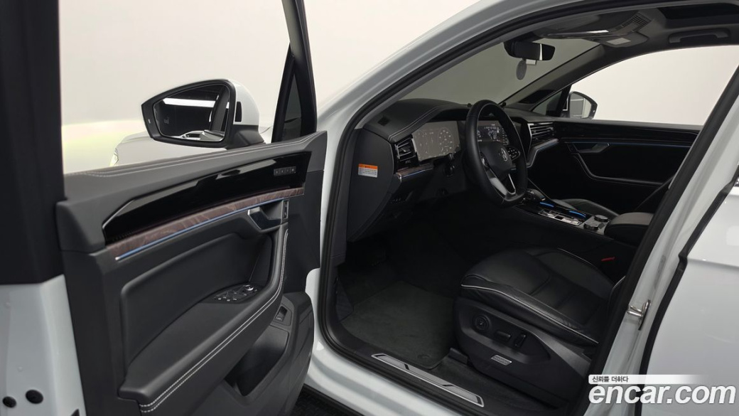 Volkswagen Touareg 3.0 TDI Prestige, 2024