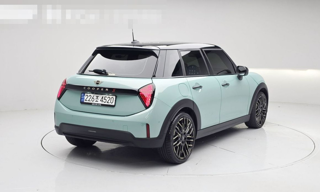 Mini Cooper 5 Door Favoured, 2025